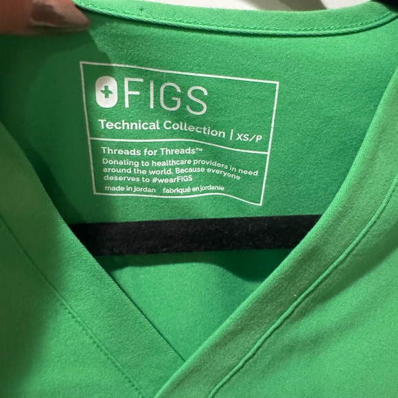 Figs Vibrant Figs Green Jogger Scrub Pants and Top Set NWT - Picture 5 of 8